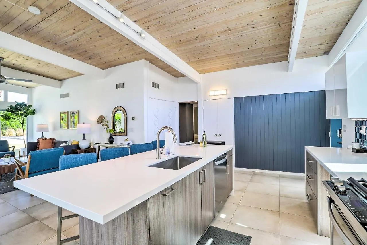 Palm Springs Home With Pool And Mountain Views 美国